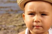 小孩子有黑眼圈是怎么回事 小孩黑眼圈怎么办
