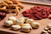 莲子和红枣能一起吃吗 莲子红枣汤能丰胸吗