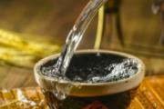 夏季喝白酒能冰镇吗 白酒不能和什么一起吃