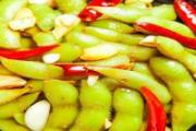 水煮毛豆要怎么煮才不会变黄 水煮毛豆怎么样能够入味