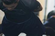 做完俯卧撑肩关节疼怎么办 做俯卧撑为什么肩膀疼