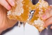蜂巢蜜可以直接吃吗