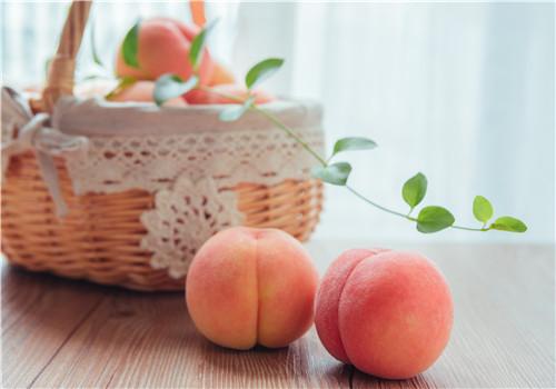 桃子怎么吃比较好 53ec767d59735.jpg