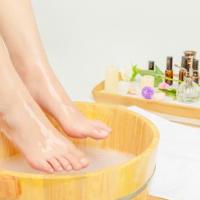 泡脚有什么好处,泡脚的最佳时间,泡脚出汗怎么回事