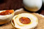 微波炉可以热咸鸭蛋吗 带壳熟咸鸭蛋怎么加热