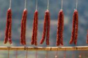 风干腊肉和烟熏腊肉哪个健康 腊肉怎么吃健康