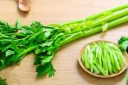 吃芹菜降血糖吗 降低血糖吃哪些食物有用