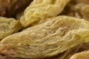 葡萄干和枸杞泡水功效 葡萄干和什么不能一起吃