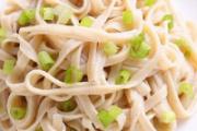 挂面能经常吃吗 挂面危害比方便面大吗