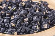 黑枸杞可以和柠檬一起泡吗 黑枸杞柠檬水你适合喝吗