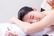 刮痧时感觉里面有结节 脖子两侧刮痧排毒图片