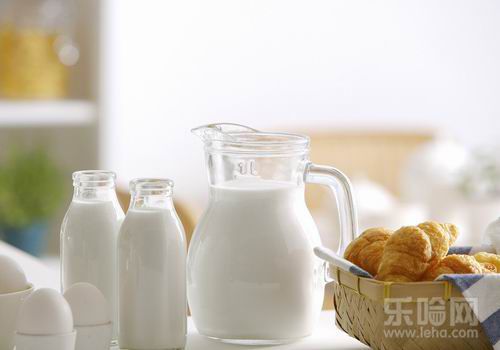 空腹喝牛奶好吗,空腹喝牛奶会拉肚子吗,早上空