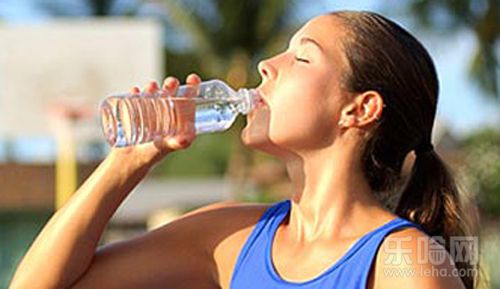 运动前大量饮水