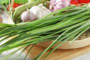 便秘可以吃韭菜吗 吃韭菜可以治便秘吗