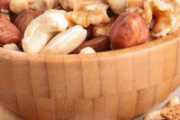 荨麻疹可以吃坚果吗 开心果、瓜子、碧根果能吃吗？