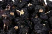 黑枸杞泡酒可以加冰糖吗 黑枸杞泡酒每次喝多少