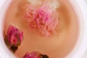 藏红花和玫瑰花能一起泡水喝吗 藏红花玫瑰花泡水的功效