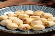 莲子一次吃多少比较好 莲子生吃有什么好处