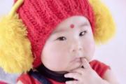 宝宝吃手有什么说法吗 宝宝吃手可能更聪明