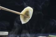 吃完饺子可以喝牛奶吗 吃韭菜饺子能喝牛奶吗