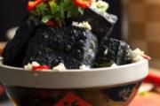 臭豆腐怎么变黑的 臭豆腐是用屎做的吗