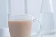 奶茶可以放微波炉加热么 纸杯奶茶冷了怎么加热