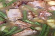 排骨和豆角能一起下锅么 豆角做之前需要焯水吗